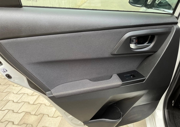 Toyota Auris cena 52900 przebieg: 144779, rok produkcji 2015 z Góra małe 529